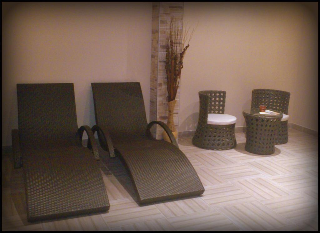 Incanto Family Hotel Sevlievo Exteriör bild
