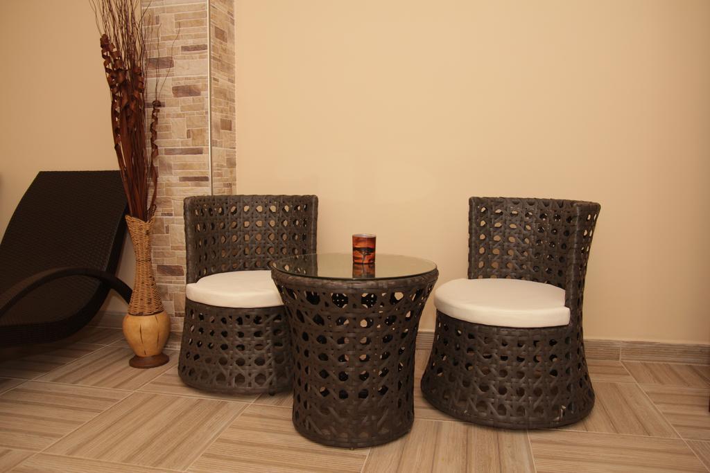 Incanto Family Hotel Sevlievo Exteriör bild