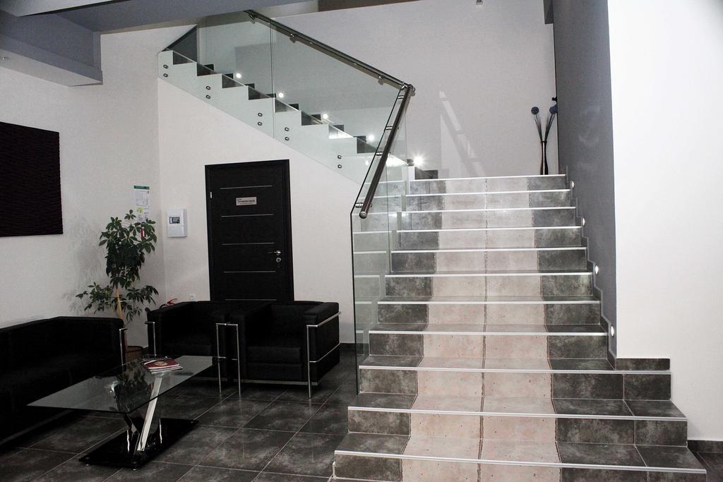 Incanto Family Hotel Sevlievo Exteriör bild
